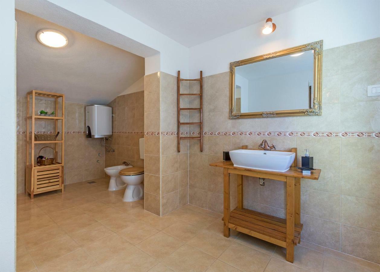 Vila Lokvanj Ližnjan Εξωτερικό φωτογραφία